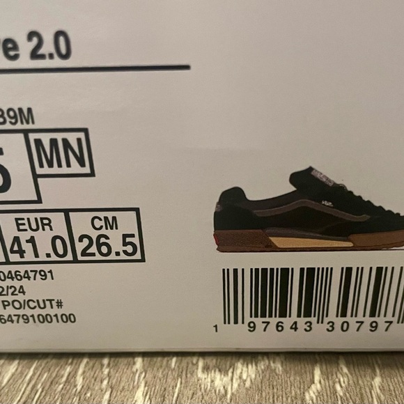 Vans AVE 2.0 Black and Gum Sneakers - Picture 4 of 6